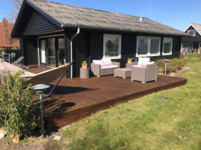 Dejlig sommerhus 150m fra privat strand, Brenderup